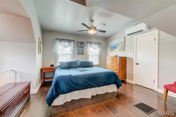 $389,900 | 6555 Mardel Avenue, St. Louis, MO 63109