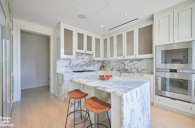 $9,995,000 | 40 East End Avenue, Unit PH16 | Upper East Side