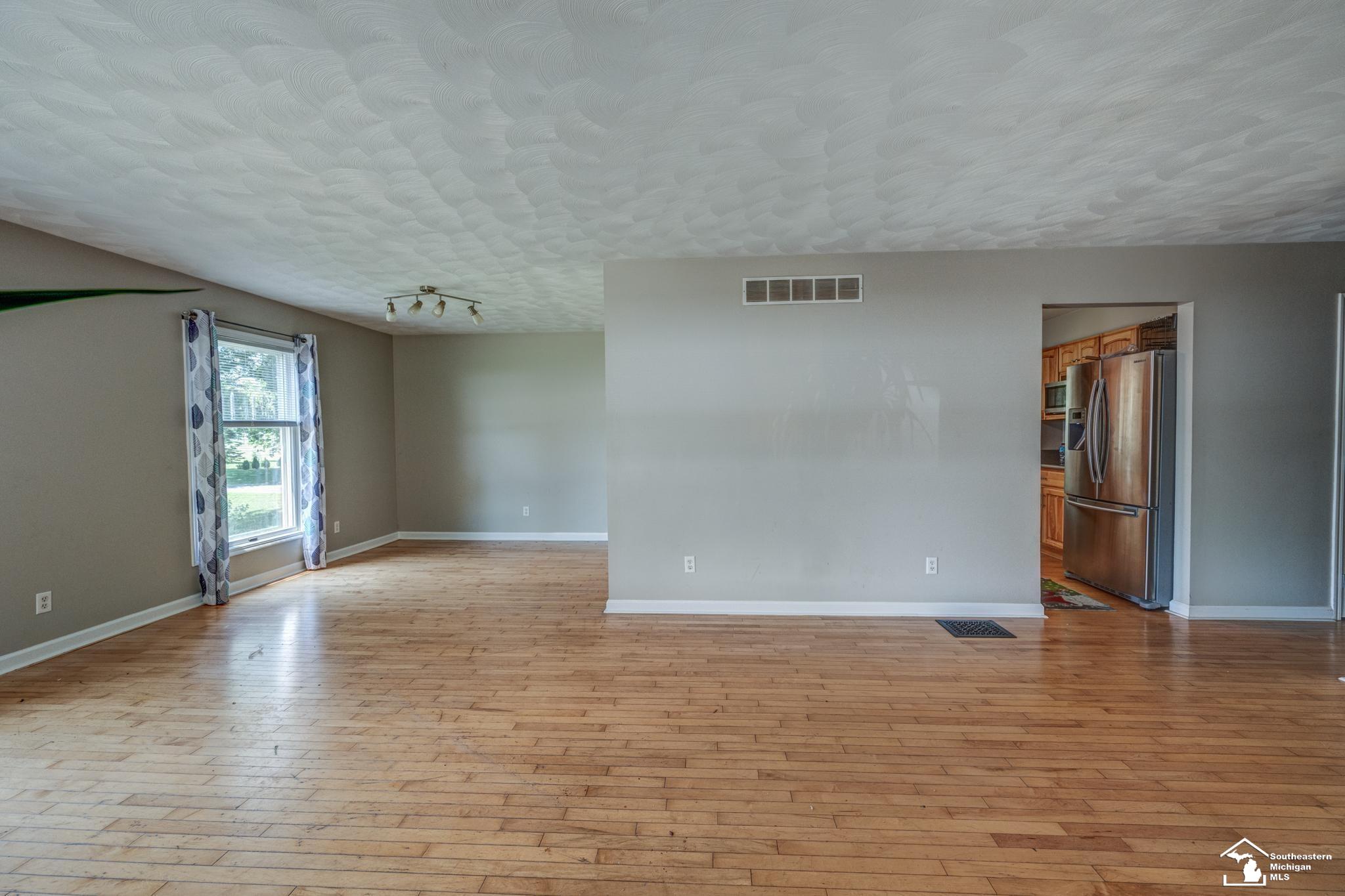 8870 Dixon Road Monroe, MI 48161 - Photo 19 of 45