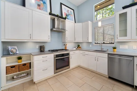 $1,250,000 | 2303 Doral Drive, Austin, TX 78746