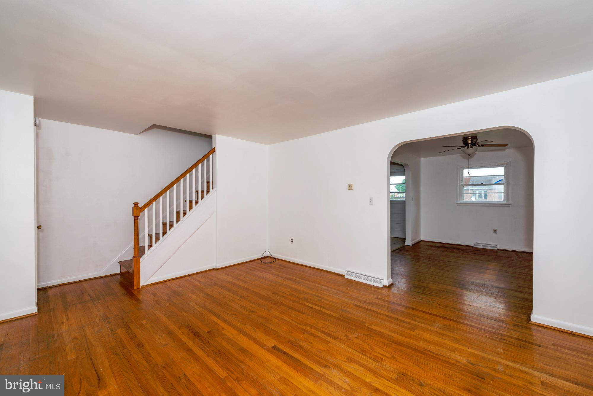417 Winthrop Drive Lancaster, PA 17603 - Photo 6 of 28 Living Room (3)