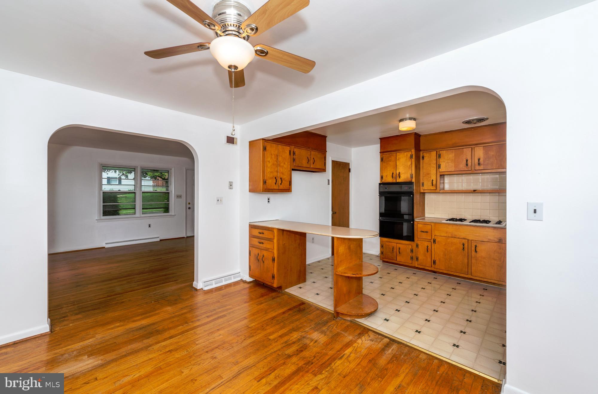 417 Winthrop Drive Lancaster, PA 17603 - Photo 8 of 28 Dining (2)