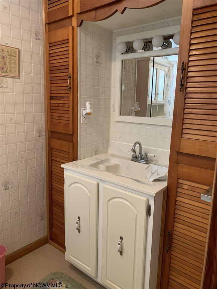 2214 Pell Road Kingwood, WV 26537 - Photo 12 of 20 Gallery Image 12