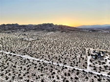 68 Sunkist Road Joshua Tree, CA 92252 - Photo 6 of 7 a view of a city