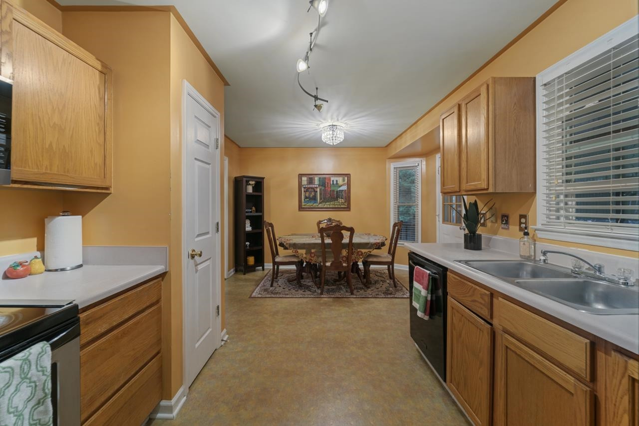 328 Bashford Road Raleigh, NC 27606 - Photo 8 of 21 Photo 8