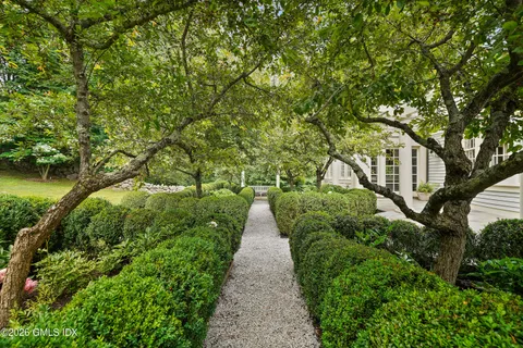 $7,995,000 | 115 Lower Cross Road, Greenwich, CT 06831