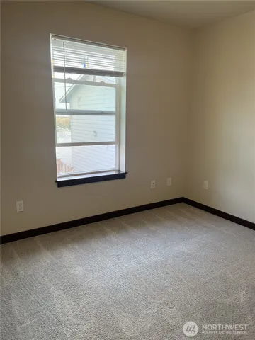 $2,295 | 3323 Hoyt Avenue, Unit B, Everett, WA 98201