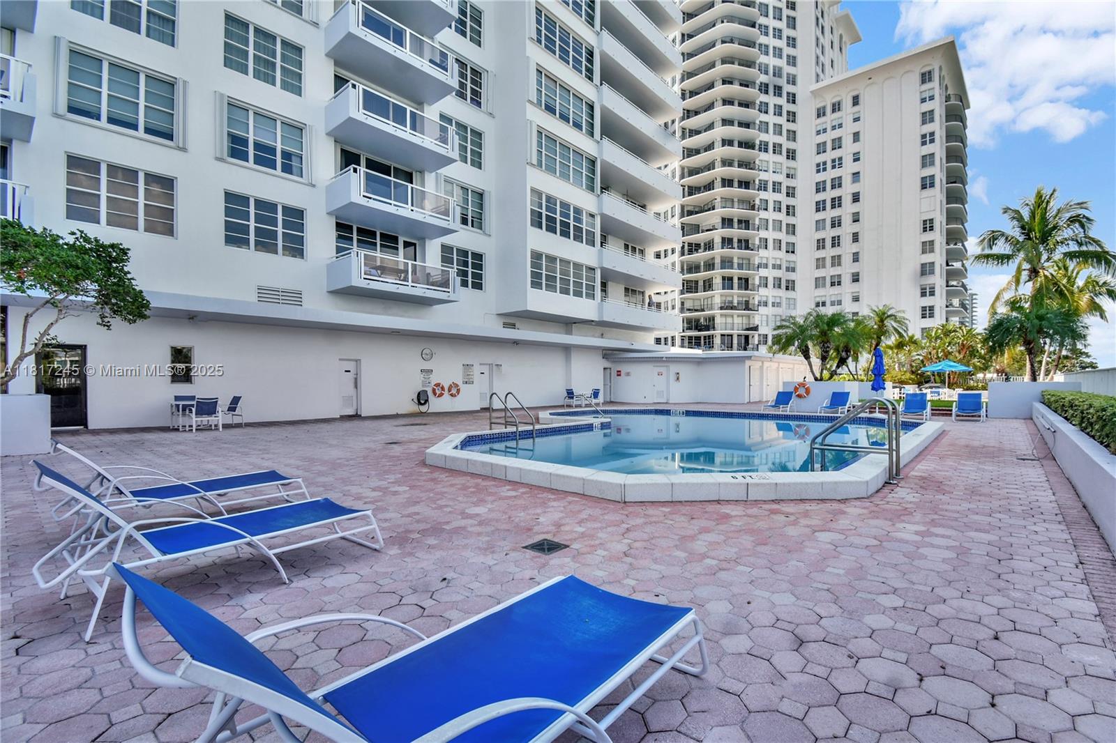 5700 Collins Avenue, Unit 7A Miami Beach, FL 33140 - Photo 14 of 18