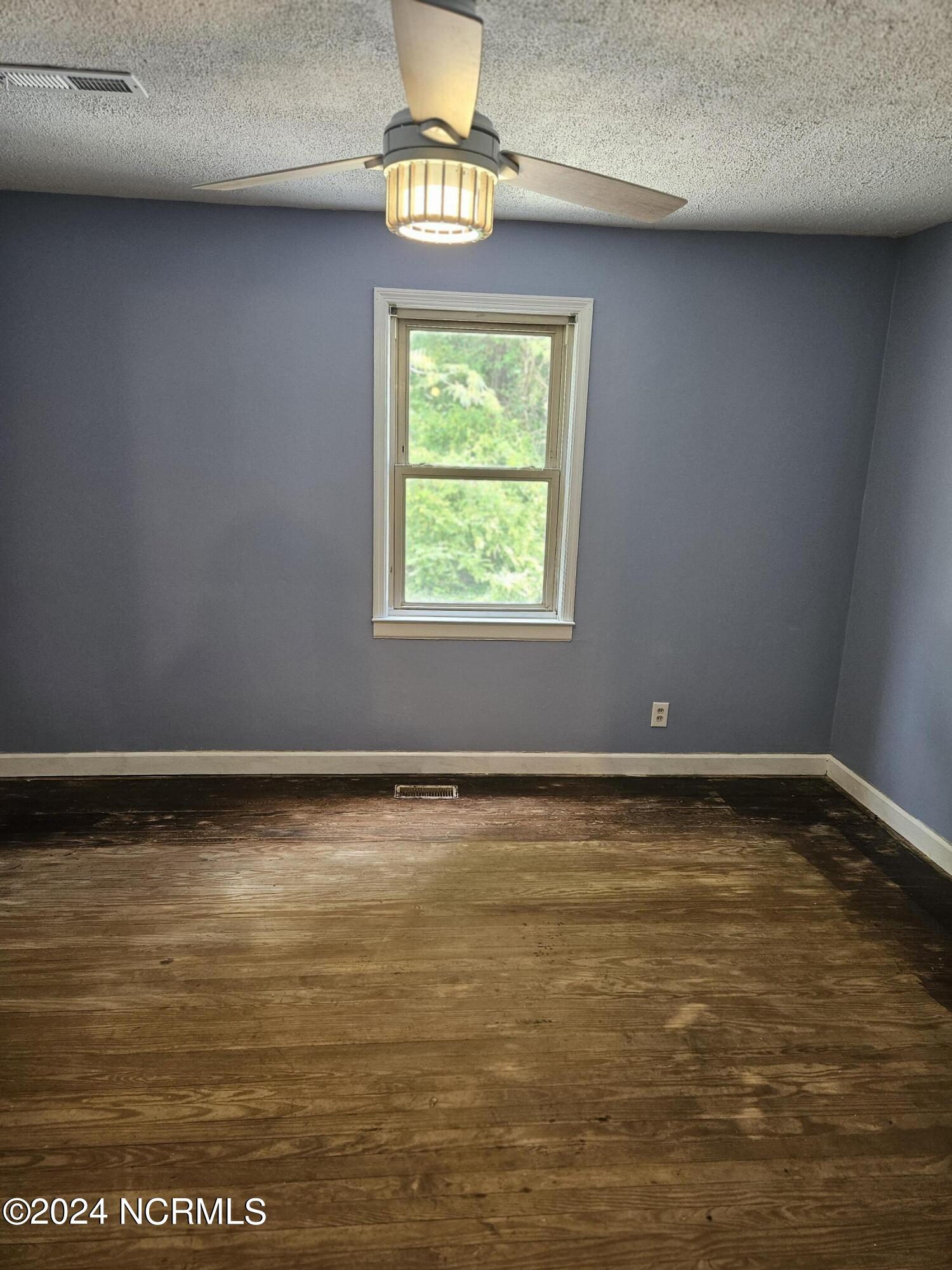 4527 Parmele Road Castle Hayne, NC 28429 - Photo 4 of 21 20240826_115108
