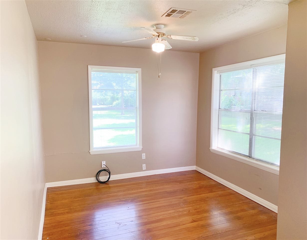 1405 Fir Street Perry, OK 73077 - Photo 11 of 21 Gallery Image 11