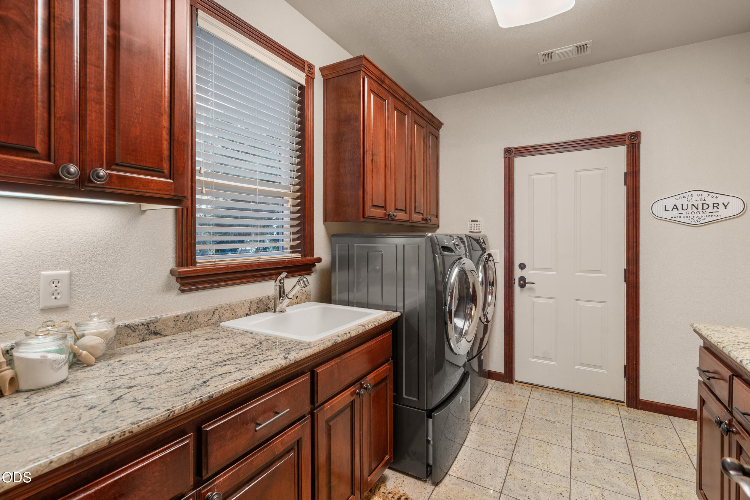 935 Sandoz Street Central Point, OR 97502 - Photo 23 of 36