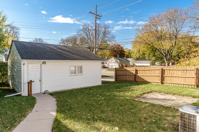 $135,000 | 2028 Pierce Avenue, Rockford, IL 61103