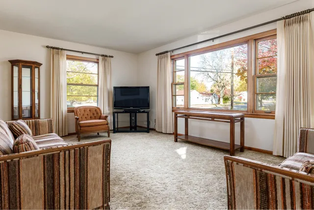 $135,000 | 2028 Pierce Avenue, Rockford, IL 61103