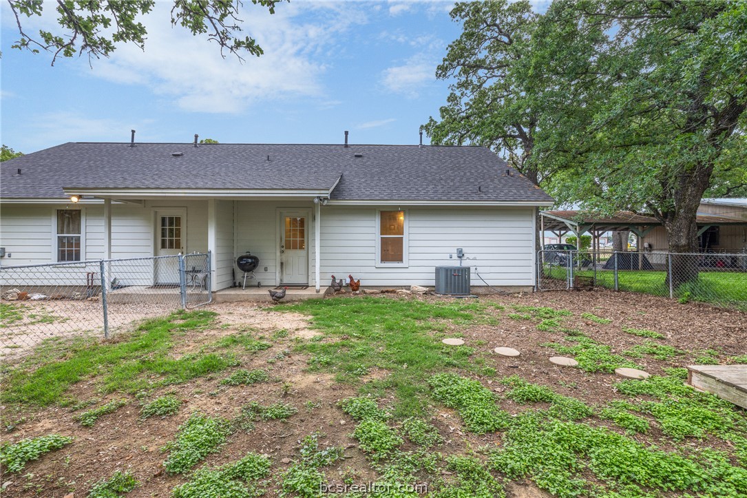 2287 North Earl Rudder Freeway Bryan, TX 77803 - Photo 20 of 32 a house view with a backyard space
