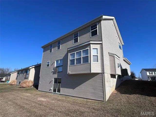 $2,700 | 105 Wabash Spur Drive, O'Fallon, MO 63366