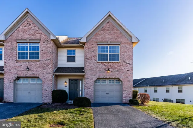 $294,900 | 216 Melbourne Lane, Mechanicsburg, PA 17055