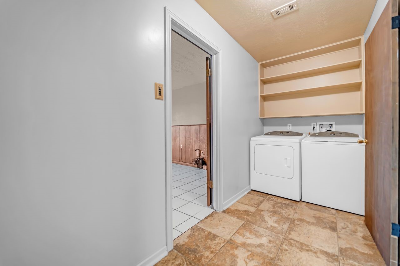 18815 Whitewood Drive Spring, TX 77373 - Photo 31 of 46 Washer and dryer included