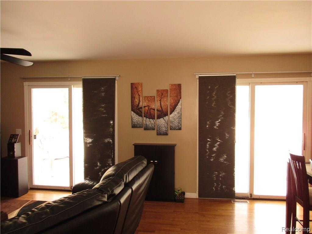 5040 West Harvard Road Clarkston, MI 48348 - Photo 9 of 27 IMG_0055.JPG