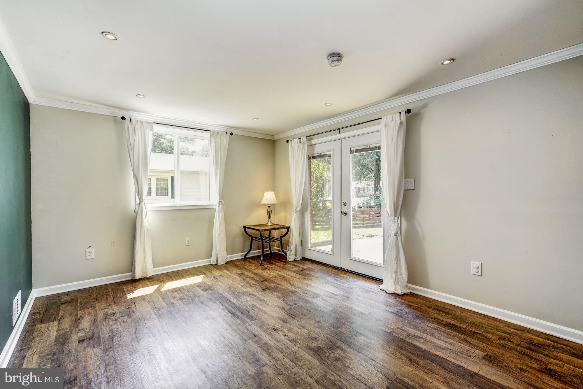 3409 Ramsgate Terrace Alexandria, VA 22309 - Photo 23 of 43 Lower lvl walks out to lovely yard