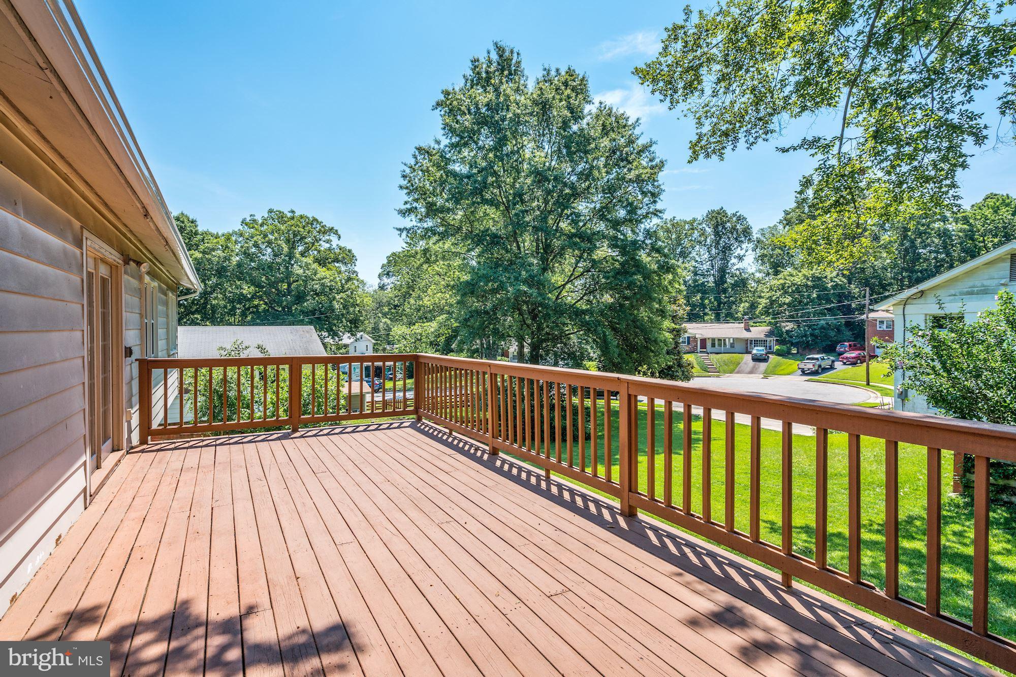 3409 Ramsgate Terrace Alexandria, VA 22309 - Photo 33 of 43 Expansive deck