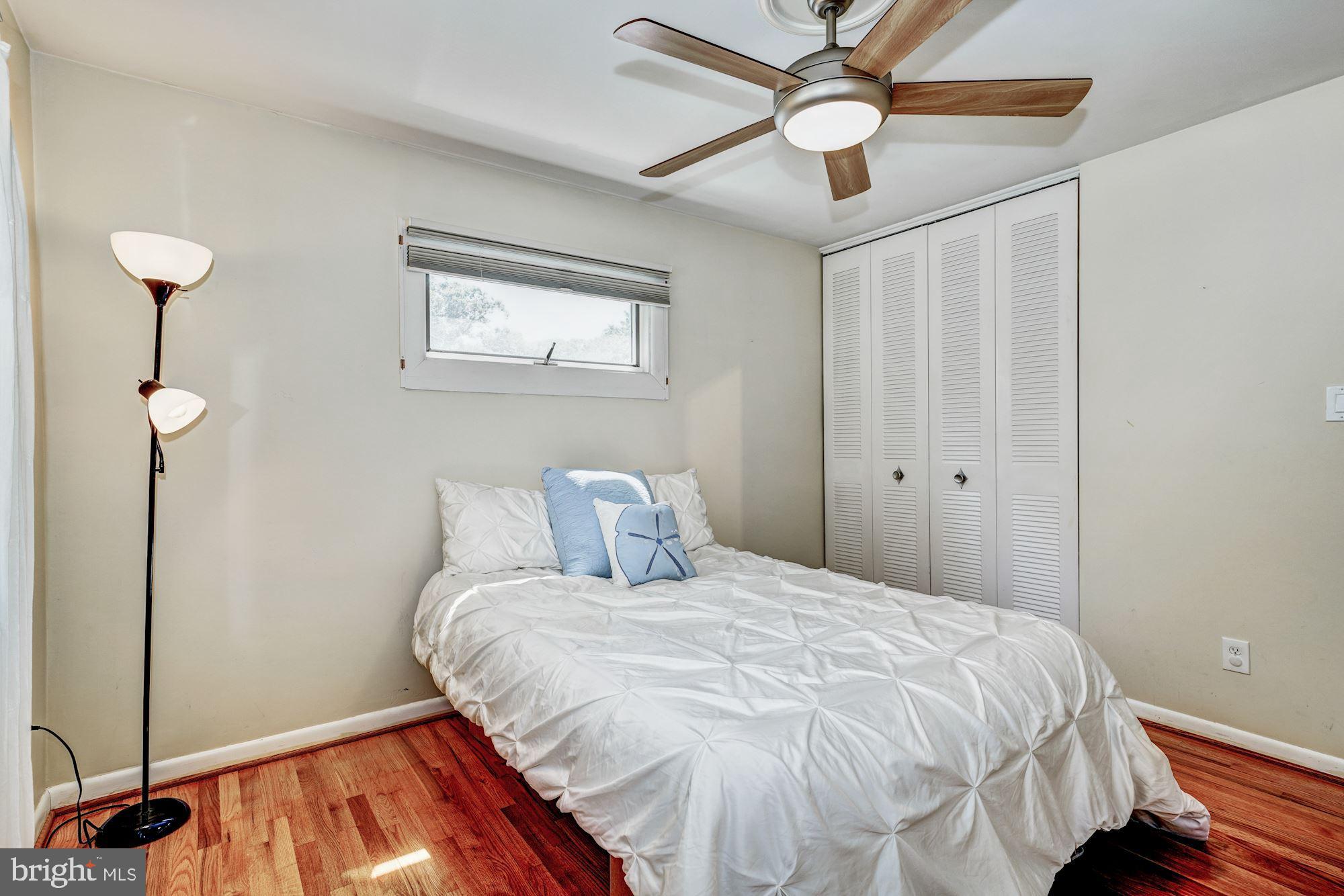 3409 Ramsgate Terrace Alexandria, VA 22309 - Photo 10 of 43 Master BR w/ gleaming wood flrs and ceiling fan