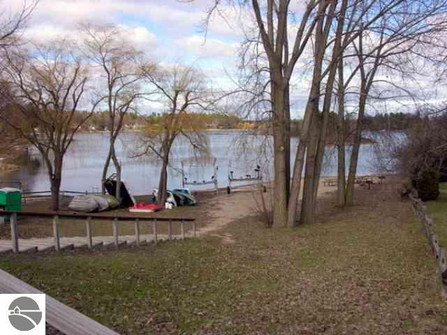 6113 Boone Road Traverse City, MI 49685 - Photo 9 of 9 1693623-8.JPG