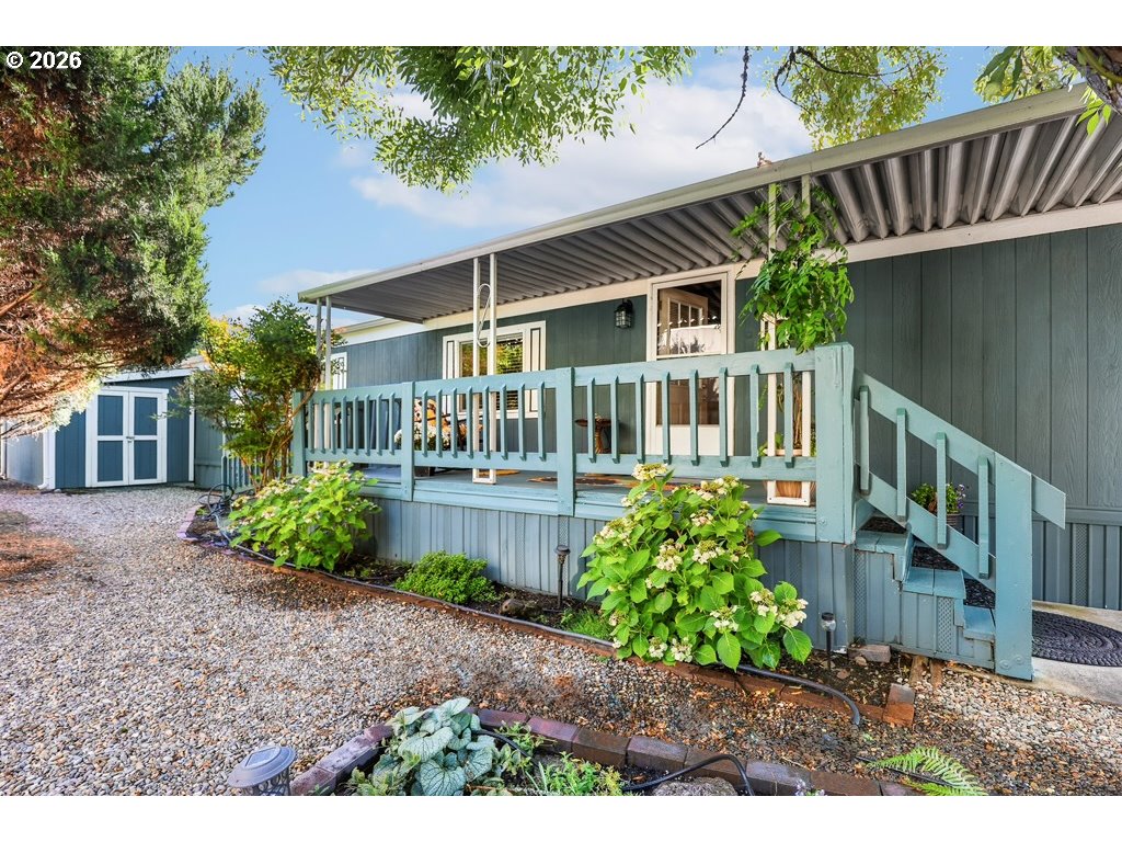 1475 Green Acres Road, Unit 121 Eugene, OR 97408 - Photo 1 of 33