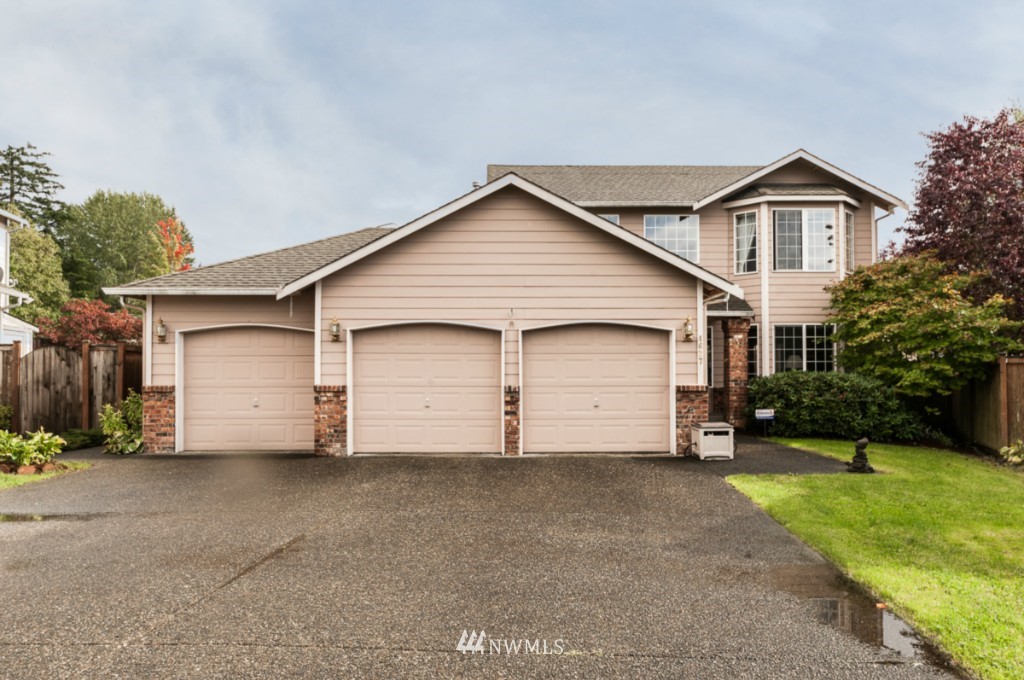 4627 Northeast 7th Place Renton, WA 98059 - Photo 1 of 16