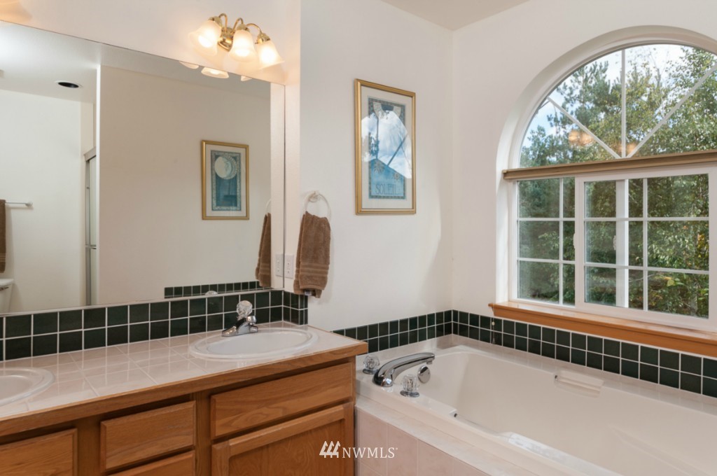4627 Northeast 7th Place Renton, WA 98059 - Photo 9 of 16