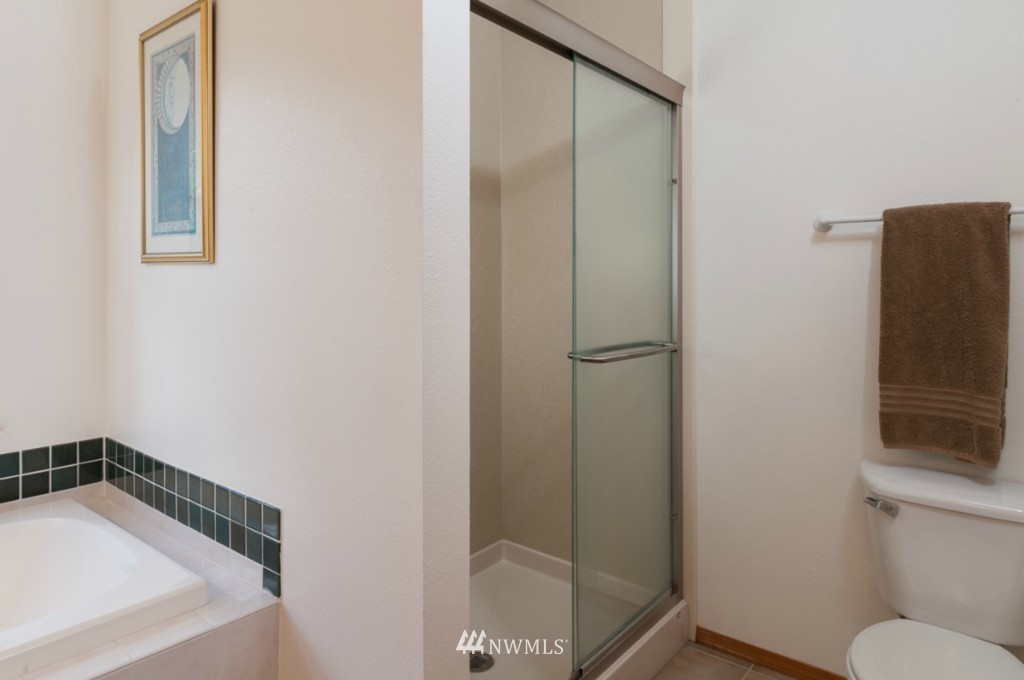 4627 Northeast 7th Place Renton, WA 98059 - Photo 10 of 16