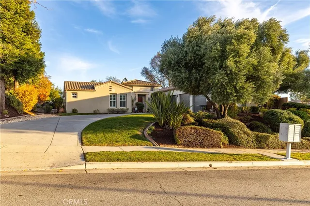 $1,295,000 | 843 Hacienda Circle, Paso Robles, CA 93446