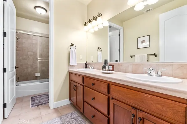 $1,199,000 | 843 Hacienda Circle, Paso Robles, CA 93446