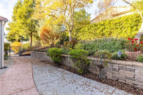 $1,199,000 | 843 Hacienda Circle, Paso Robles, CA 93446
