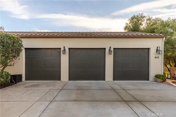 $1,199,000 | 843 Hacienda Circle, Paso Robles, CA 93446