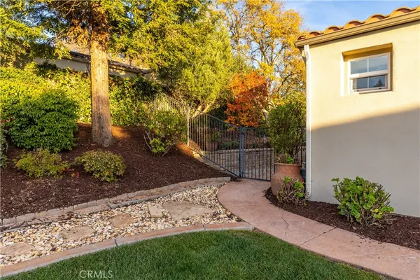 $1,199,000 | 843 Hacienda Circle, Paso Robles, CA 93446