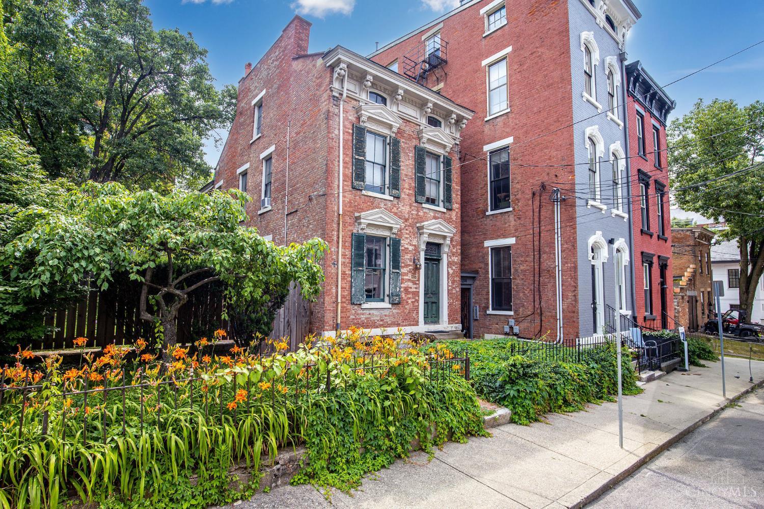 1316 Spring Street Cincinnati, OH 45202 - Photo 4 of 51