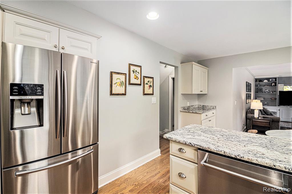 397 South Cranbrook Road Birmingham, MI 48009 - Photo 10 of 39