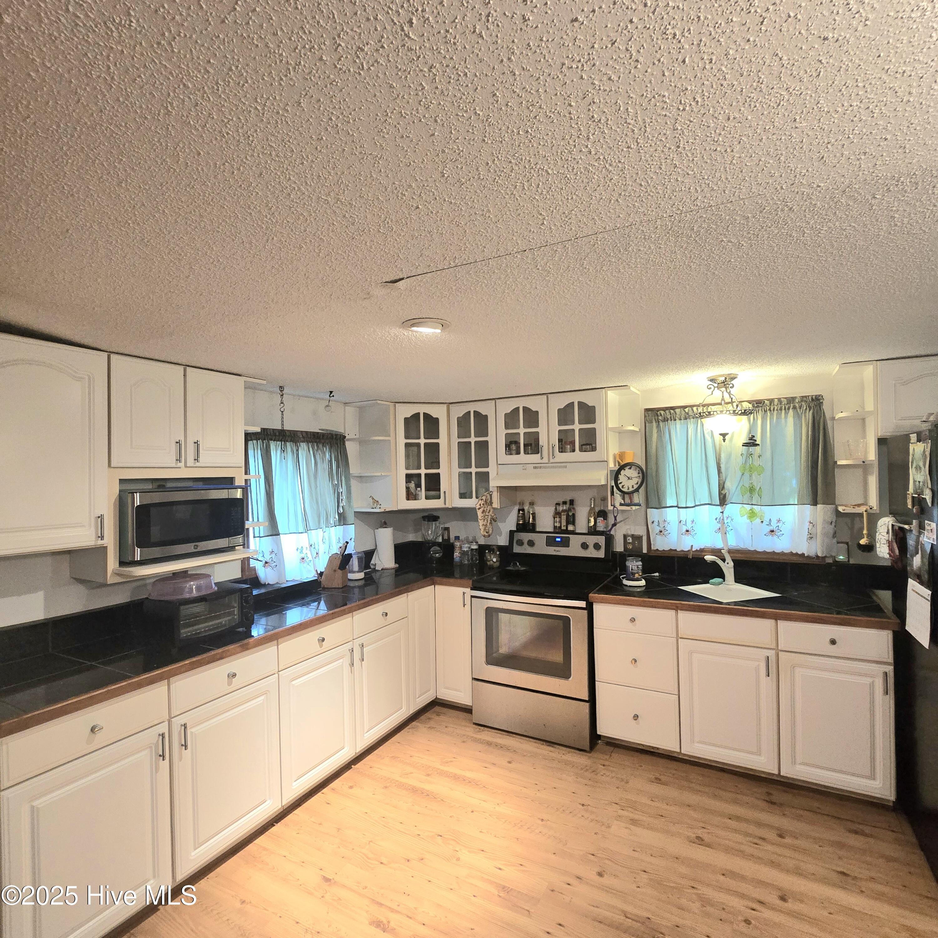 206 Holden Road Holly Ridge, NC 28445 - Photo 10 of 30 Kitchen 2