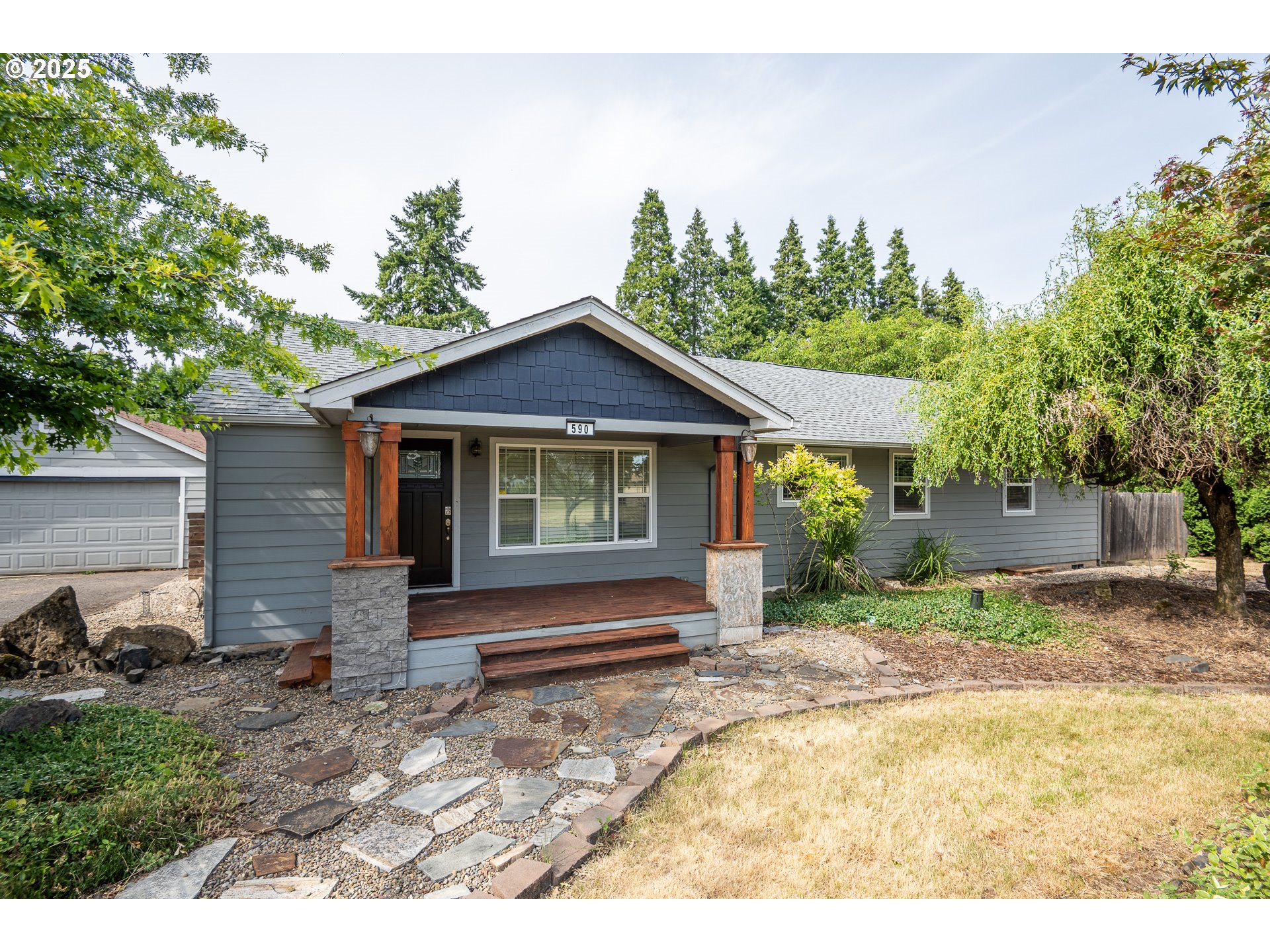 590 Colonial Drive Springfield, OR 97477 - Photo 3 of 23