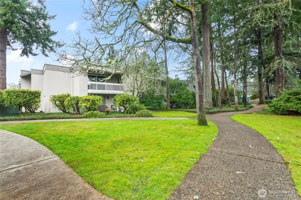 $2,650 | 7501 Ruby Drive Southwest, Unit H202, Lakewood, WA 98498