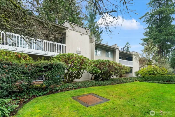 $2,650 | 7501 Ruby Drive Southwest, Unit H202, Lakewood, WA 98498