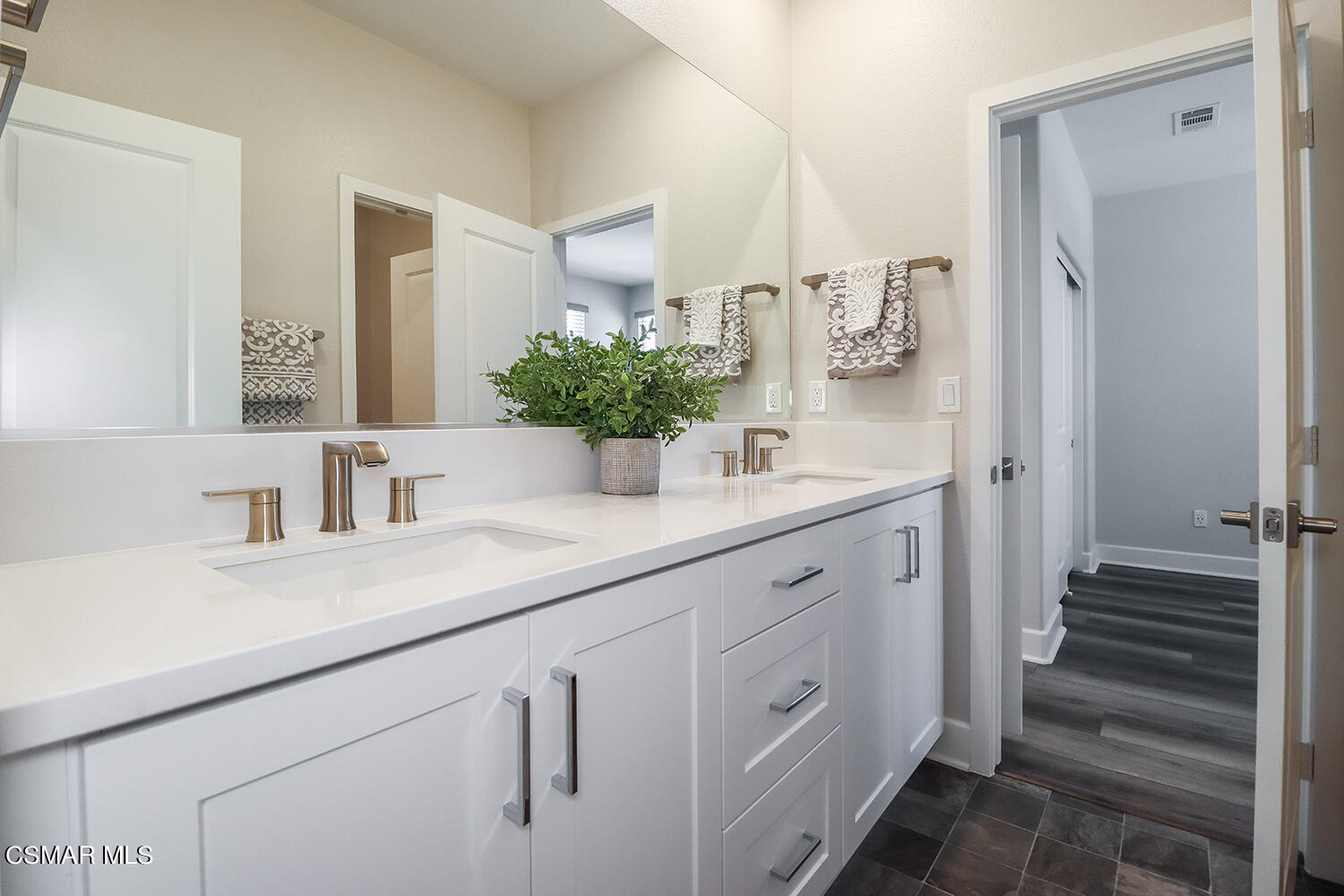 3068 Harrison Lane Simi Valley, CA 93065 - Photo 27 of 48 a bathroom with a sink and a mirror