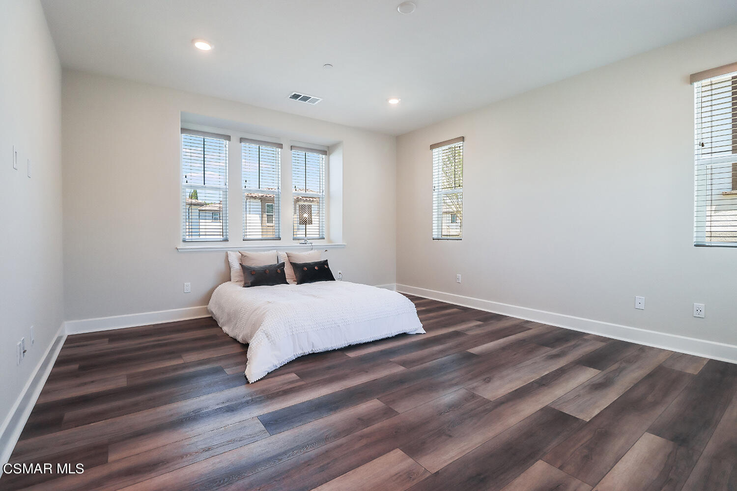 3068 Harrison Lane Simi Valley, CA 93065 - Photo 30 of 48 a bedroom with a bed and a window