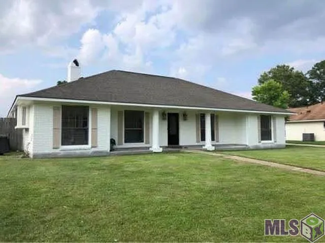 $2,050 | 13523 Willowridge Avenue, Baton Rouge, LA 70817