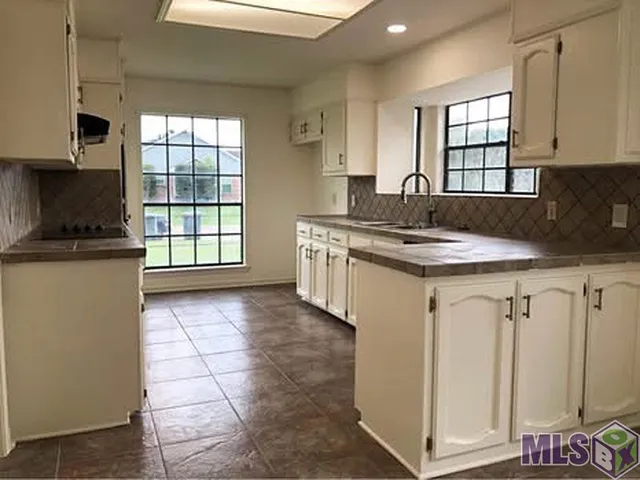 $2,050 | 13523 Willowridge Avenue, Baton Rouge, LA 70817