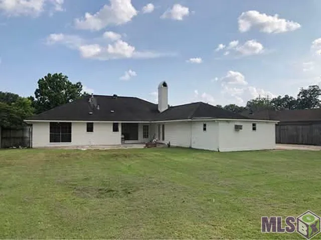 $2,050 | 13523 Willowridge Avenue, Baton Rouge, LA 70817