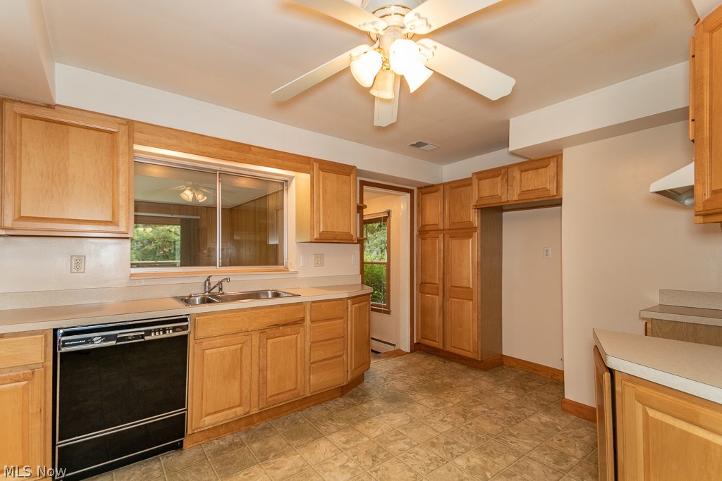30890 Miles Road Solon, OH 44139 - Photo 2 of 31