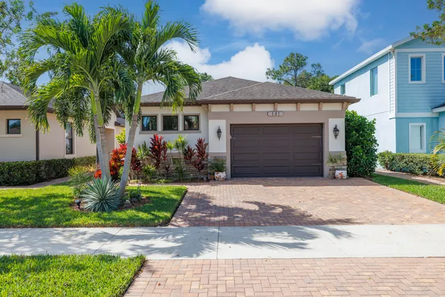 $414,900 | 141 Southeast Via Visconti, Port St. Lucie, FL 34952
