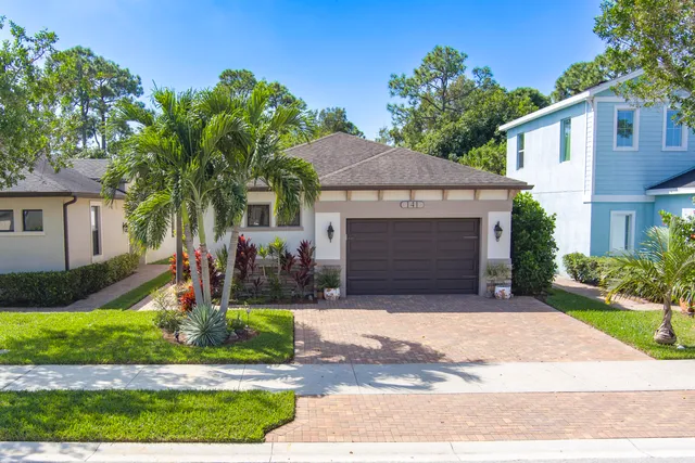 $414,900 | 141 Southeast Via Visconti, Port St. Lucie, FL 34952