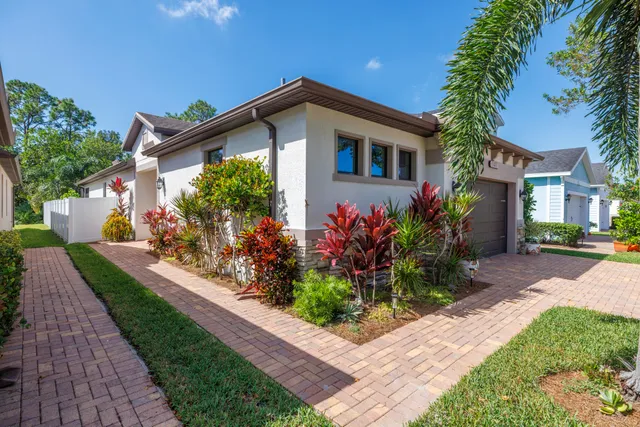 $414,900 | 141 Southeast Via Visconti, Port St. Lucie, FL 34952
